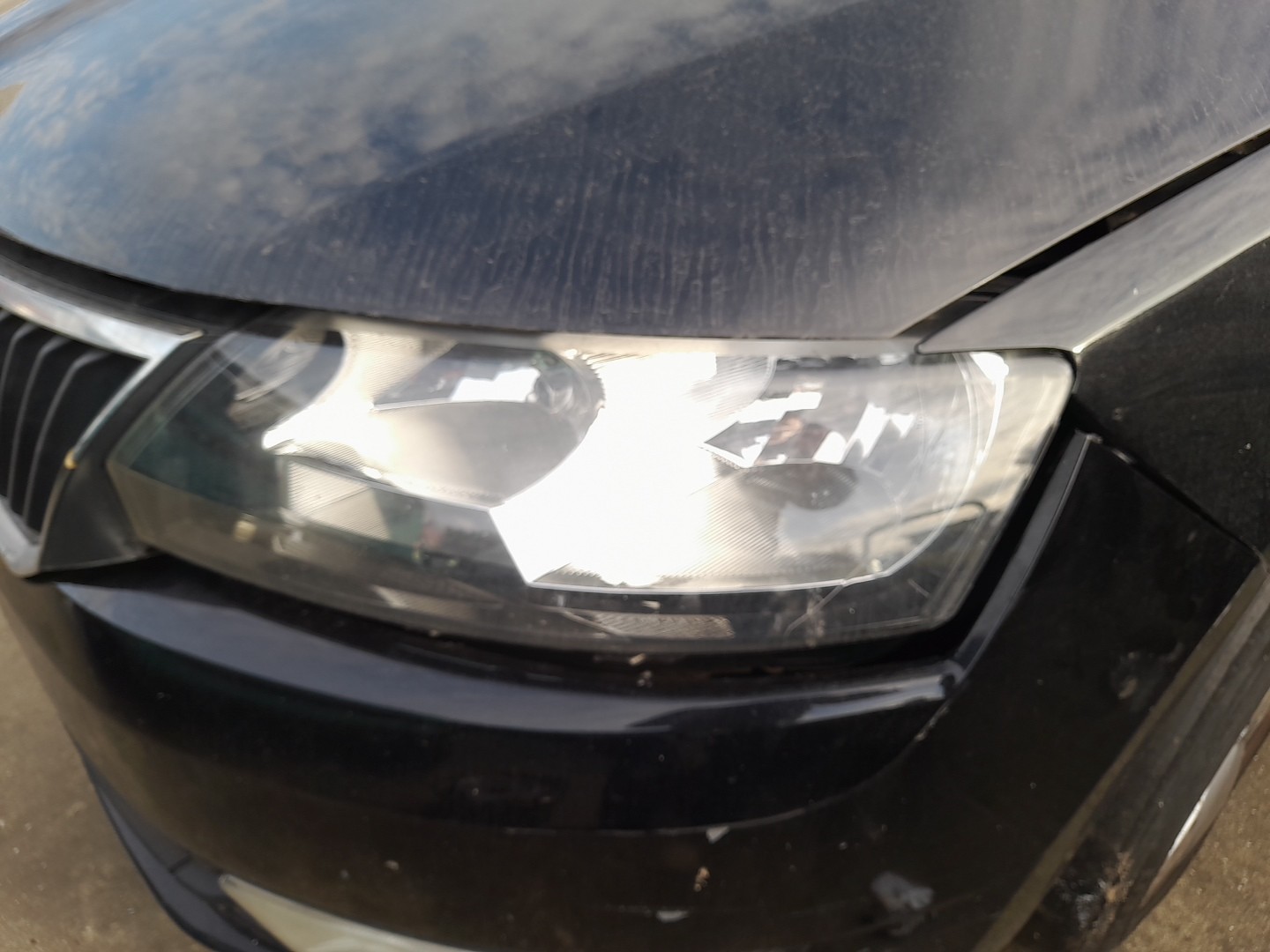 Óptica / faro Izquierdo SKODA Rapid Liftback (NH3) Imagem-1
