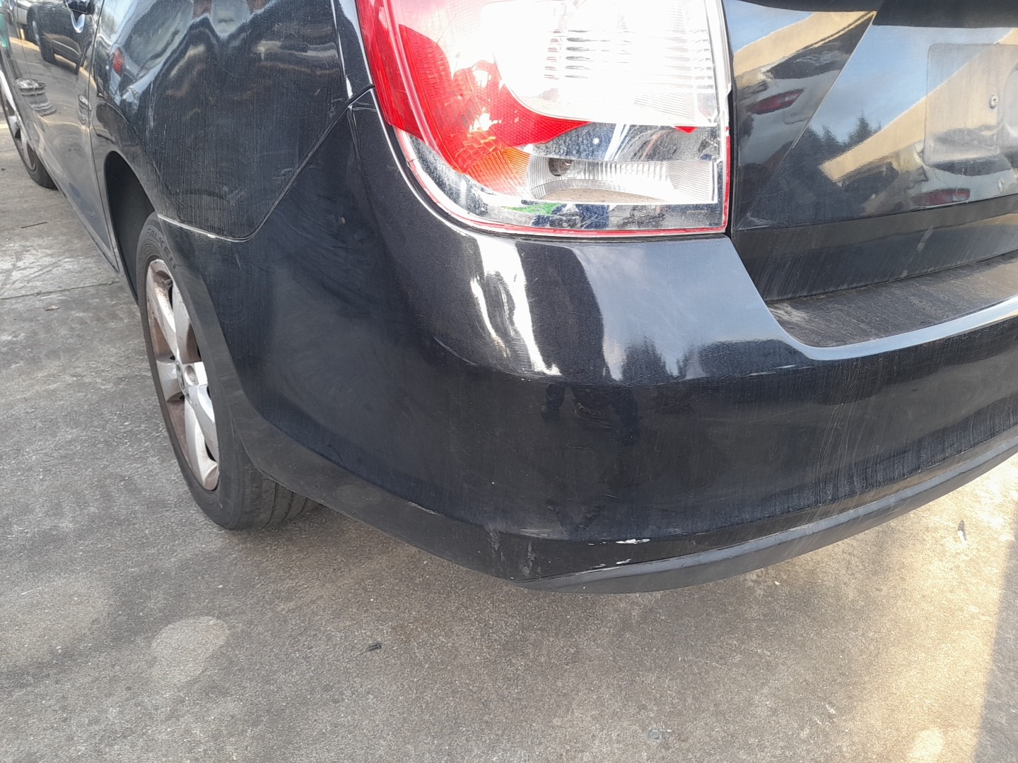 Rear Bumper SKODA Rapid Liftback (NH3) Imagem-1