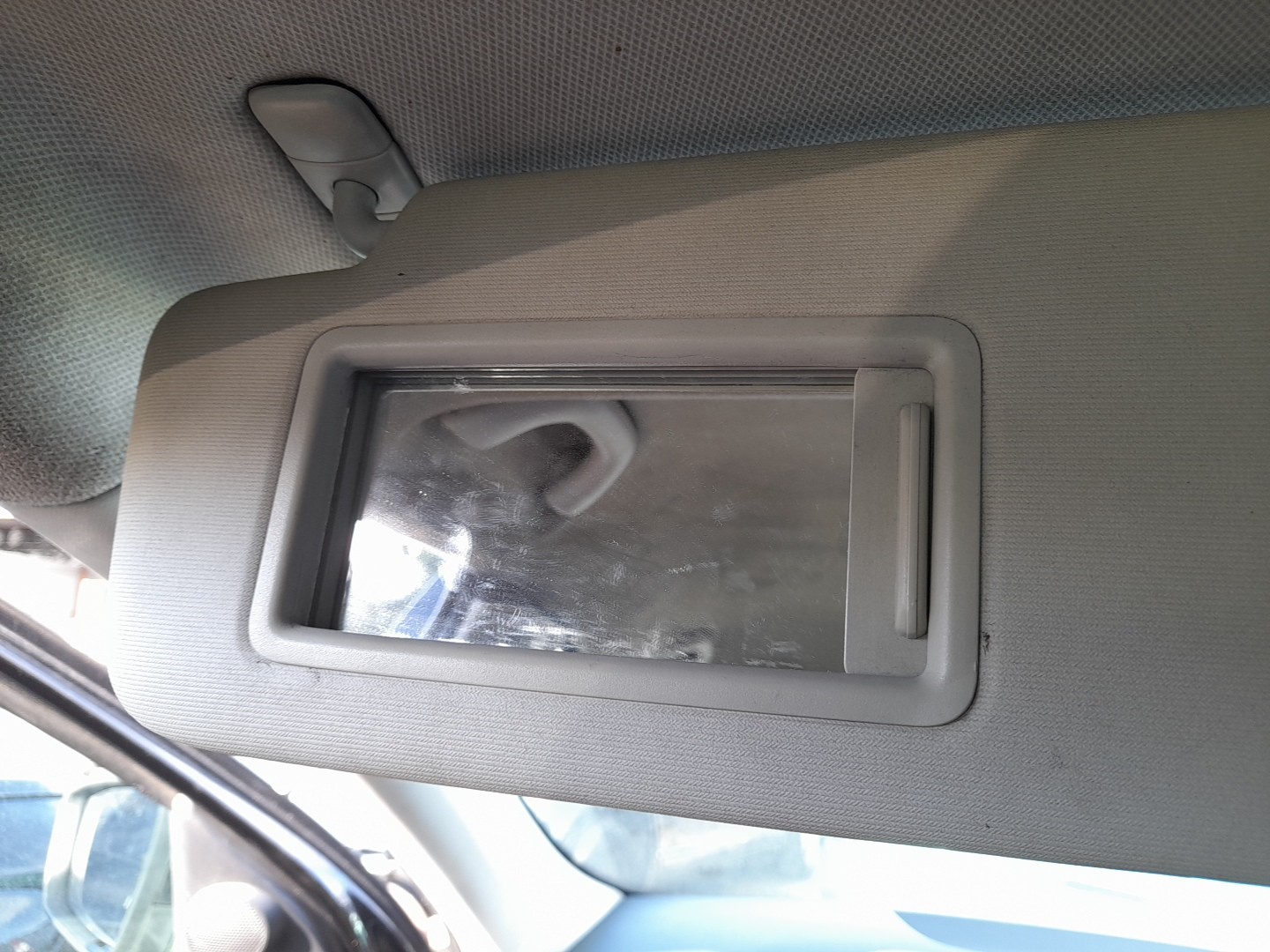 Left Sun Visor SKODA Rapid Liftback (NH3) Imagem-1