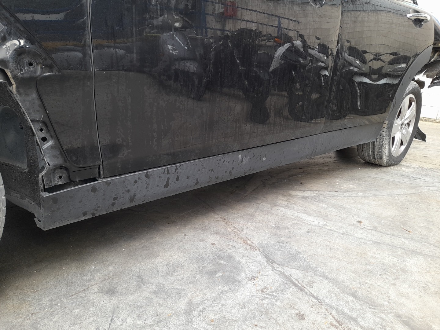 Left side sill