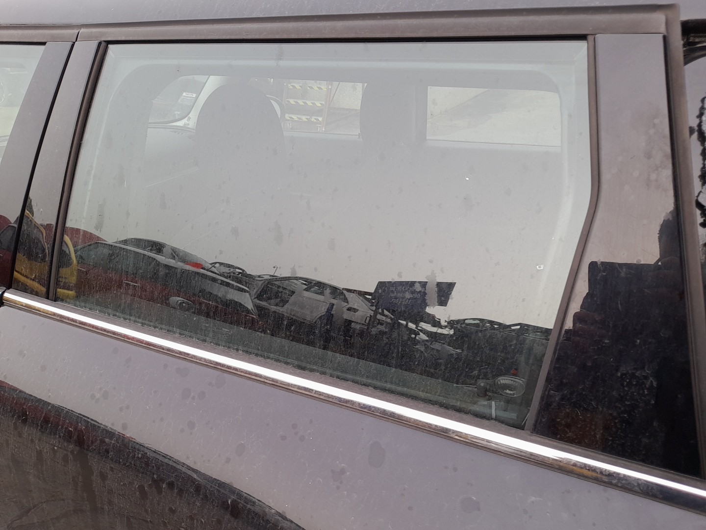 Left rear door glass