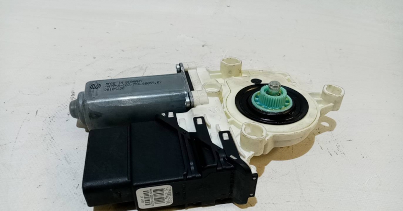 Motor vidro trás direito VOLKSWAGEN Passat Variant (3C5) Imagem-2