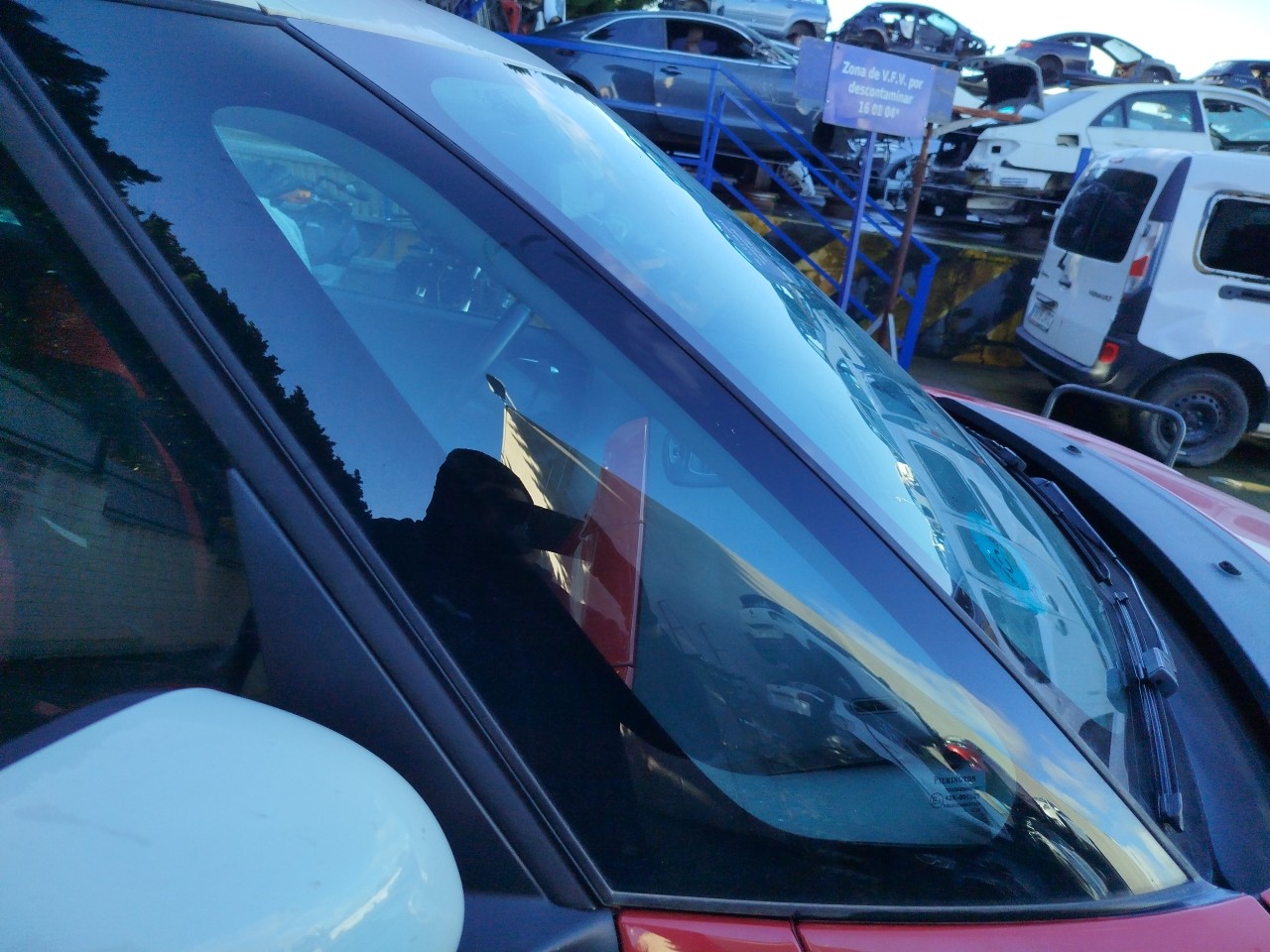 Right front triangle window