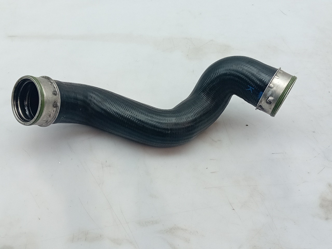 Tubo do intercooler SKODA Superb I Sedan (3U4) Imagem-1