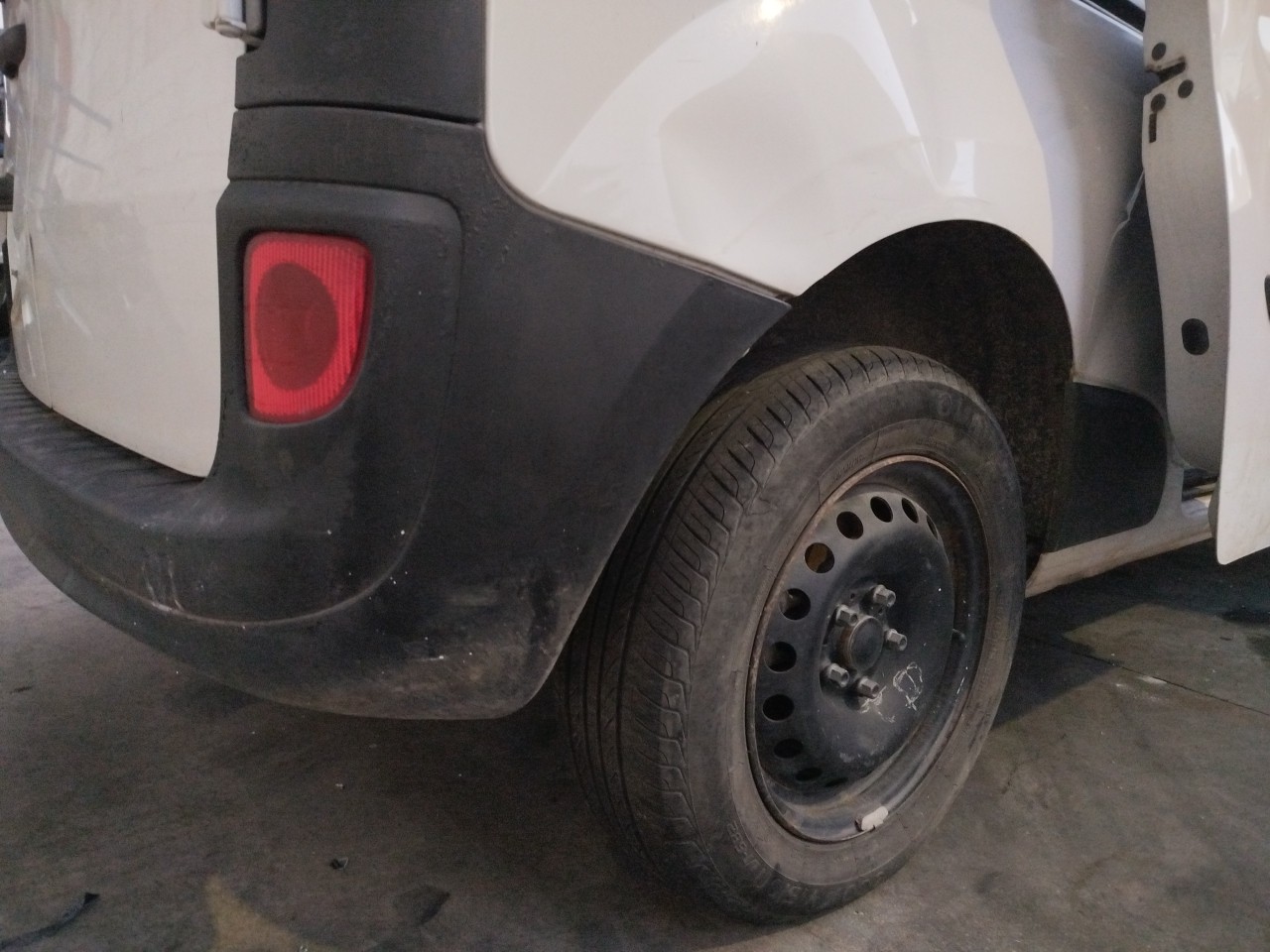 Pare-chocs arrière RENAULT Kangoo Express (FW0/1_) Imagem-1