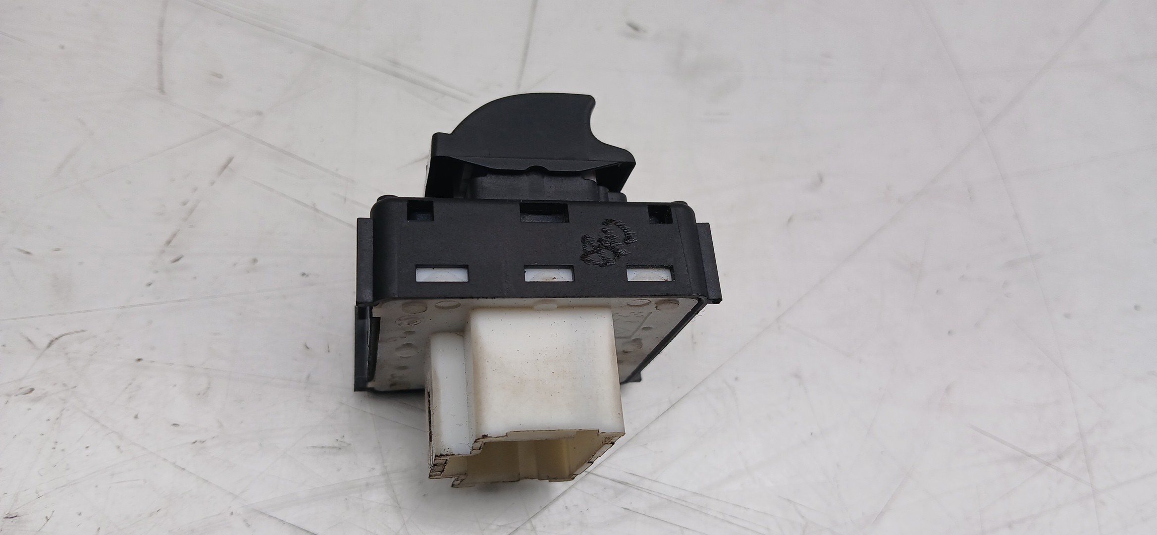 Commande / interrupteur lève-vitre Avant gauche CITROËN C3 III (SX) Imagem-3
