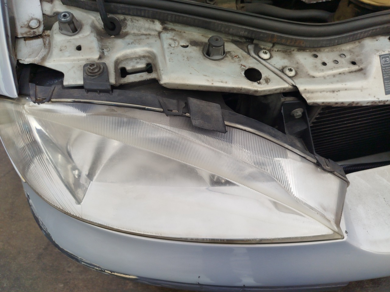 Right Headlight RENAULT Megane I (BA0/1_) Imagem-3
