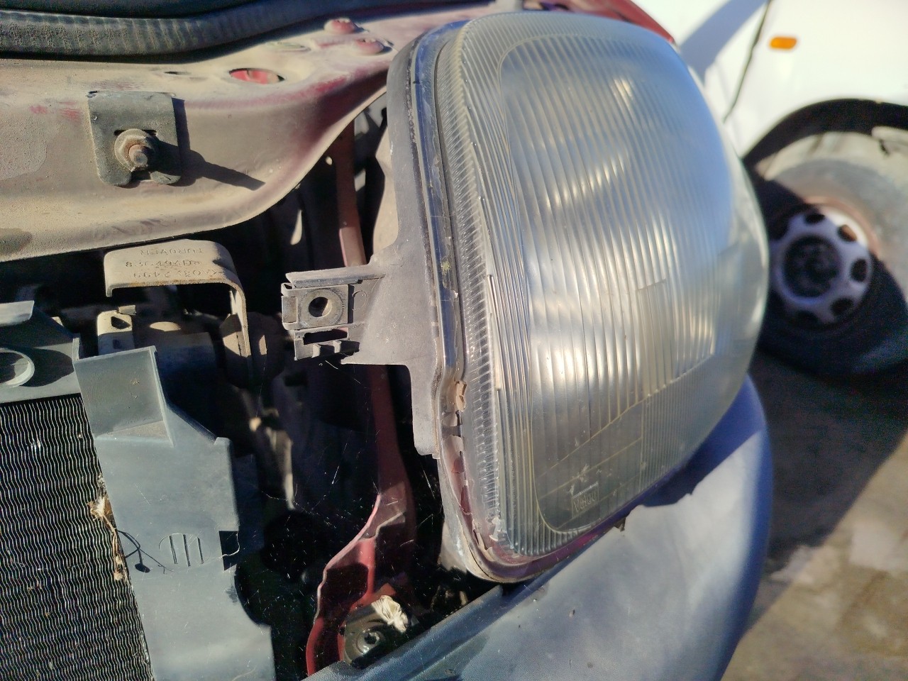 Ótica / farol esquerda RENAULT Clio II (BB0/1/2_, CB0/1/2_) Imagem-2