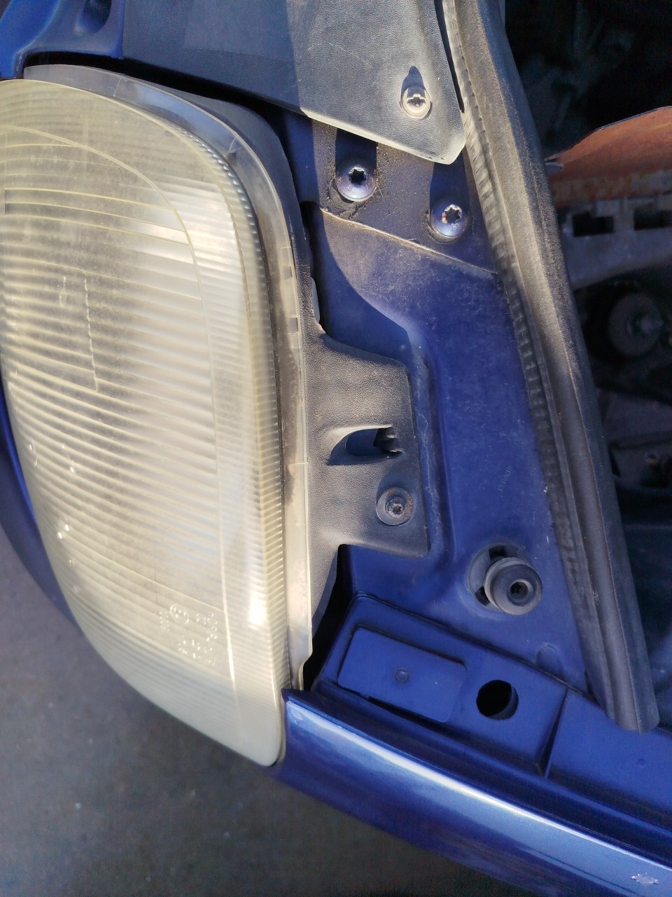 Ótica / farol esquerda RENAULT Clio II (BB0/1/2_, CB0/1/2_) Imagem-1
