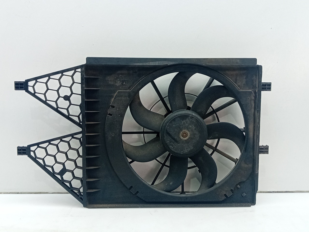 Termoventilador / motoventilador VOLKSWAGEN Polo (6R, 6C) Imagem-1