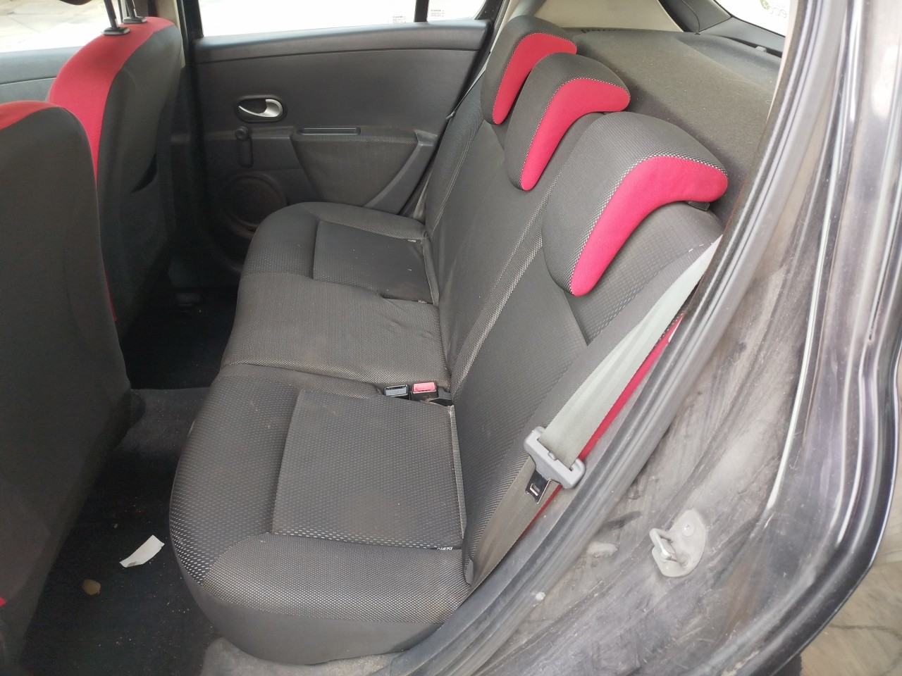 Siège Arrière RENAULT Clio III (BR0/1, CR0/1) Imagem-1
