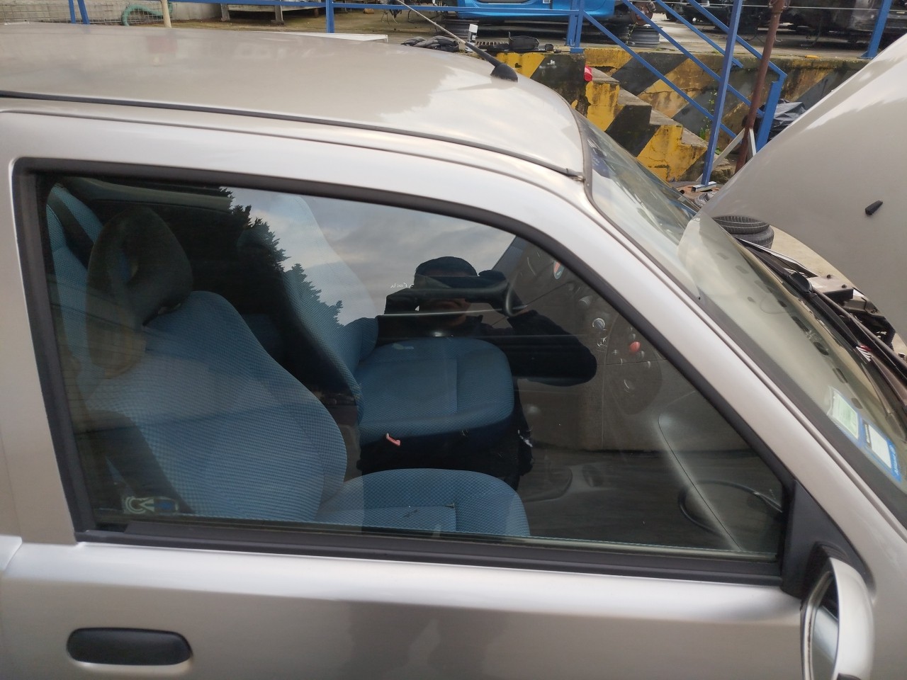 Vitre porte avant Droite
