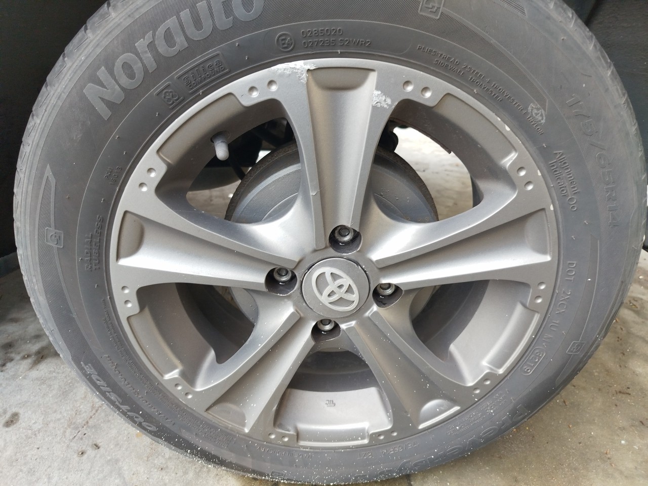Wheel set TOYOTA Corolla Sedan (_E11_) Imagem-1