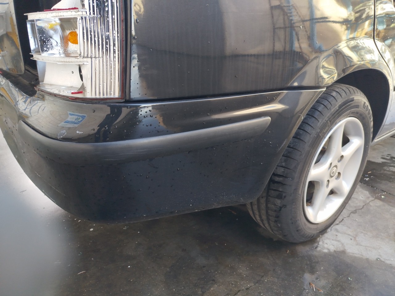 Pára-choques trás MAZDA 323 S VI (BJ) Imagem-1