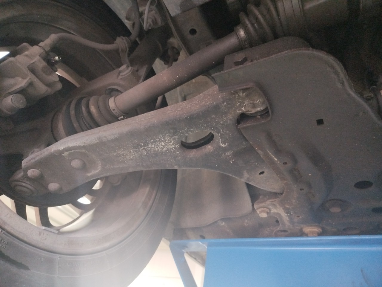 Right front suspension arm
