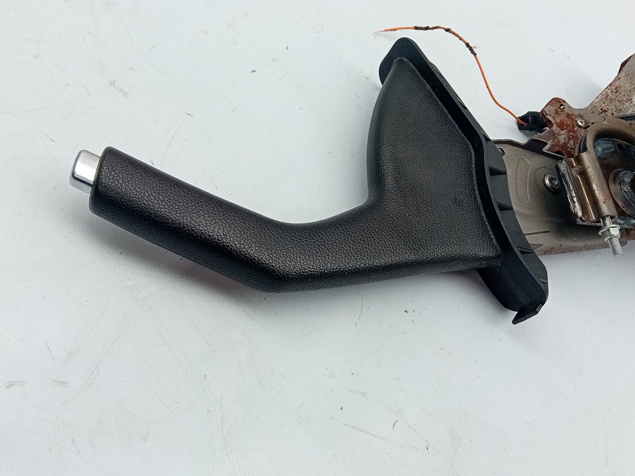 Hand brake / parking brake KIA Carens IV Imagem-1