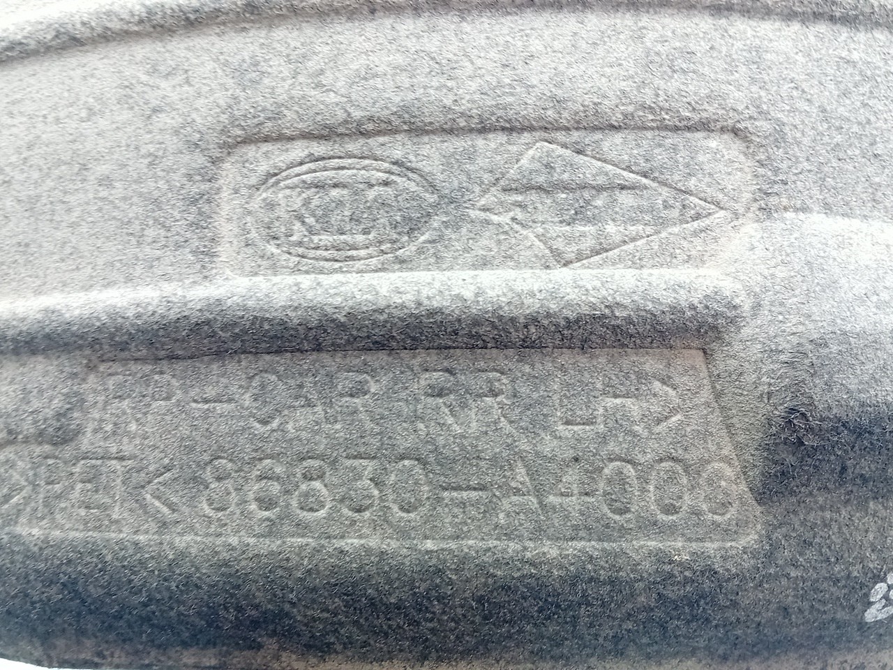 Cava roda trás esquerda KIA Carens IV Imagem-2