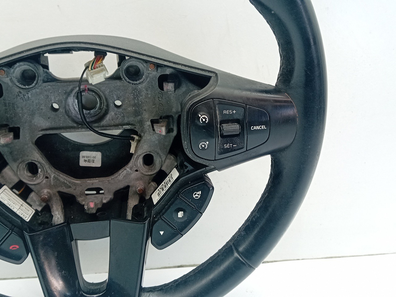 Volante de dirección KIA Carens IV Imagem-1