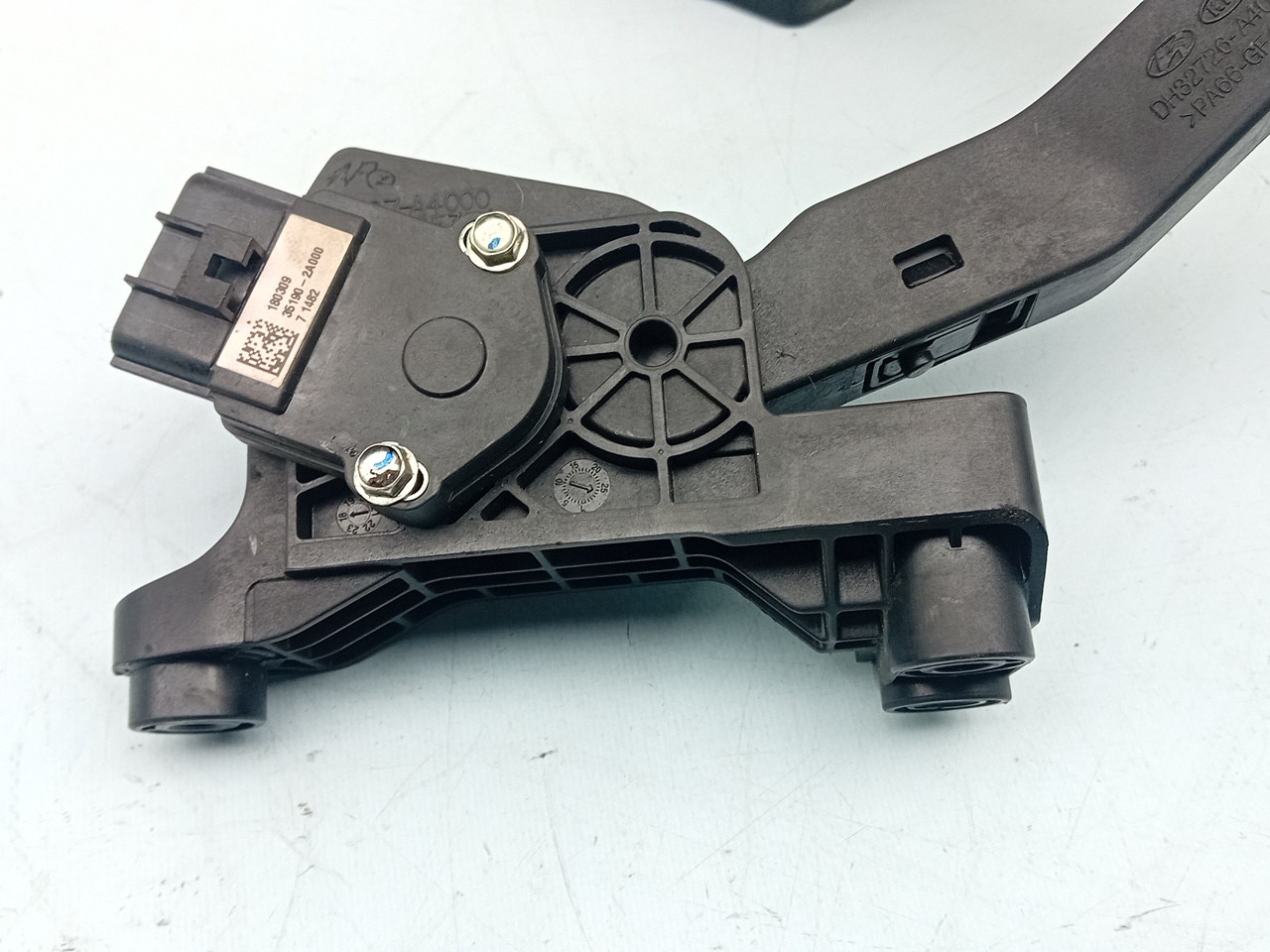 Pedal acelerador KIA Carens IV Imagem-2