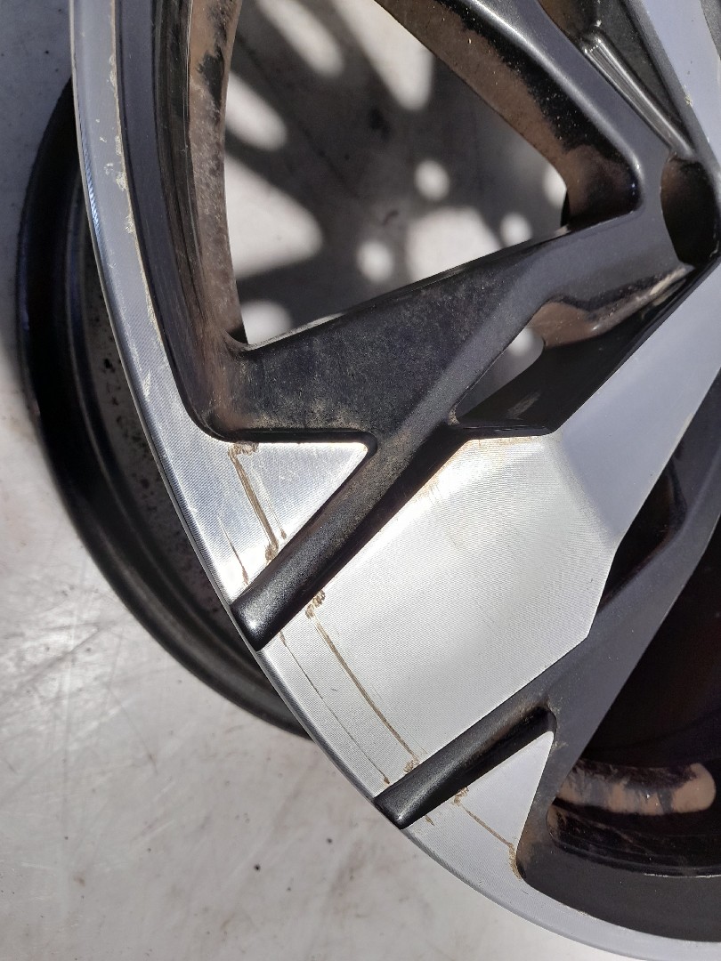 Left front Rim PEUGEOT 5008 II (M_) Imagem-1