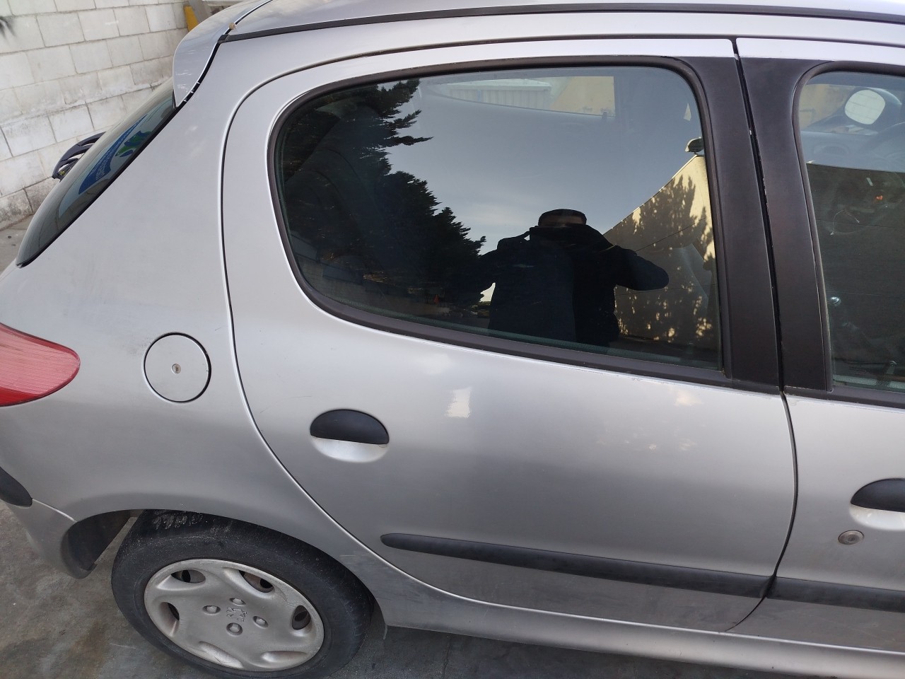 Right rear door
