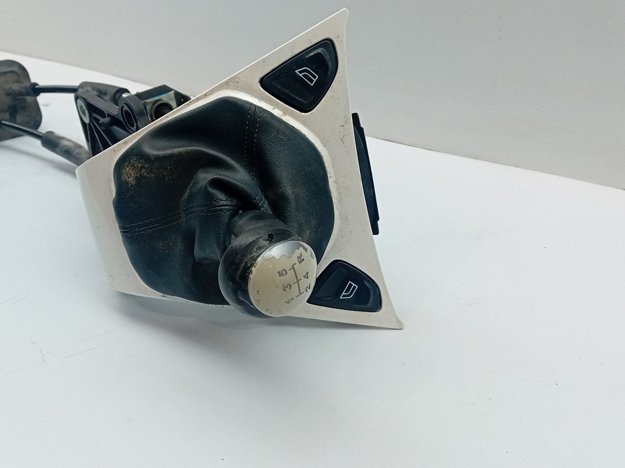 Gear selector FORD Ka (RU8) Imagem-1