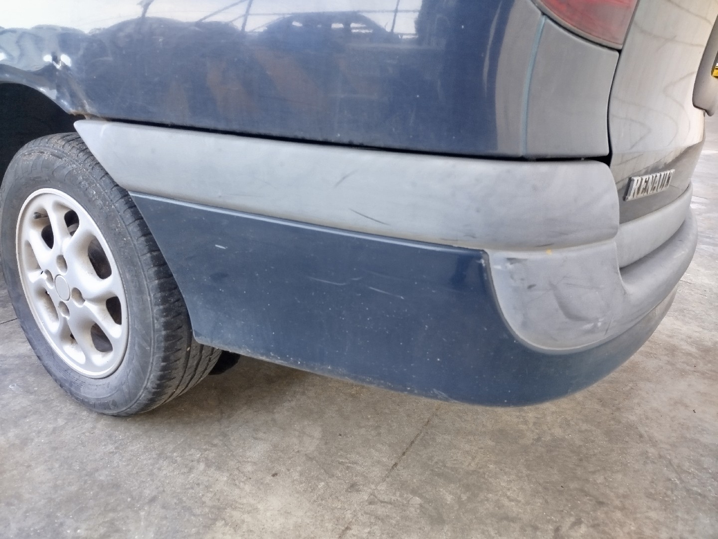 Parachoques Trasero RENAULT Laguna I Break (K56_) Imagem-1