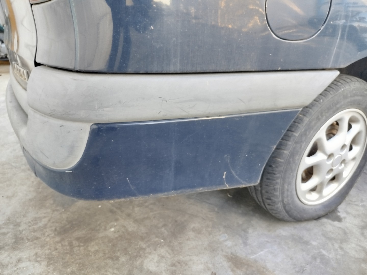 Parachoques Trasero RENAULT Laguna I Break (K56_) Imagem-2