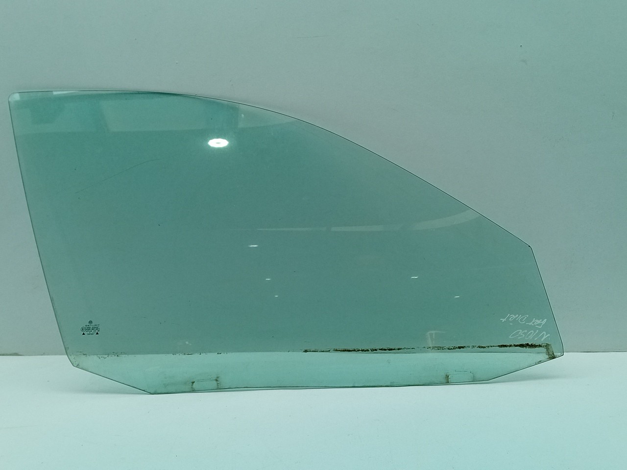 Right front door glass