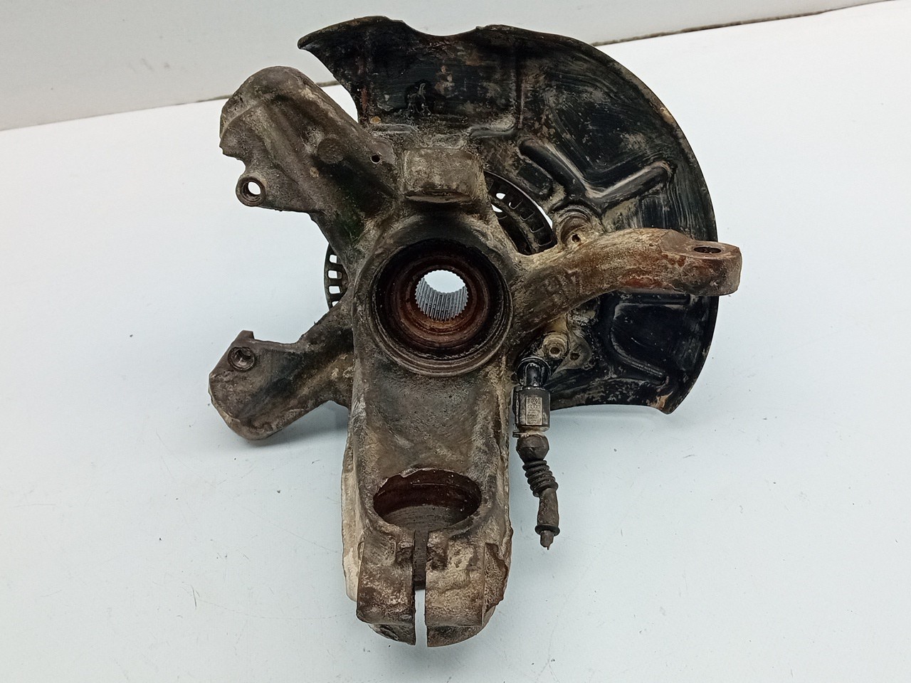 Left front steering knuckle VOLKSWAGEN Golf IV (1J1) Imagem-1