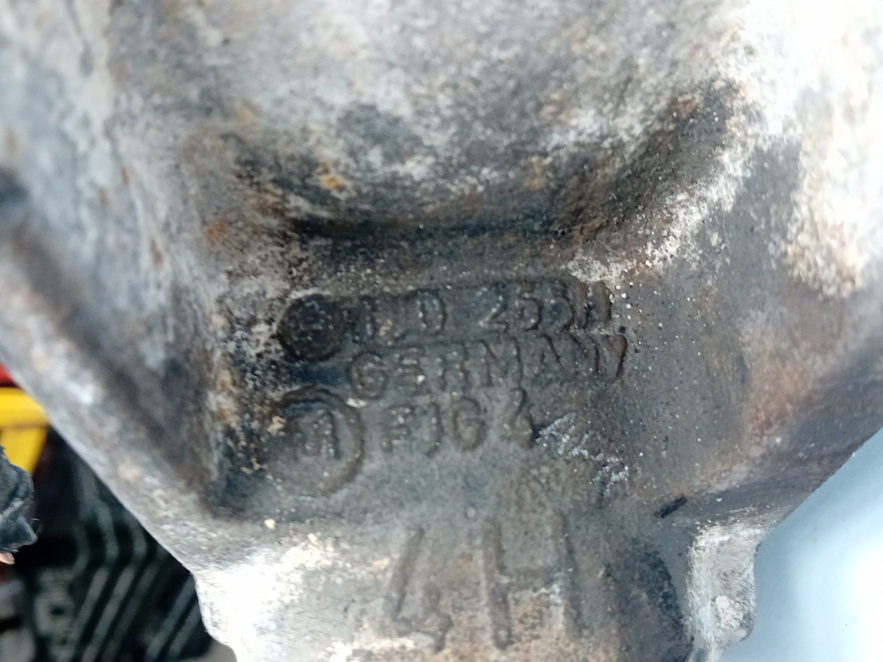 Left front steering knuckle VOLKSWAGEN Golf IV (1J1) Imagem-2