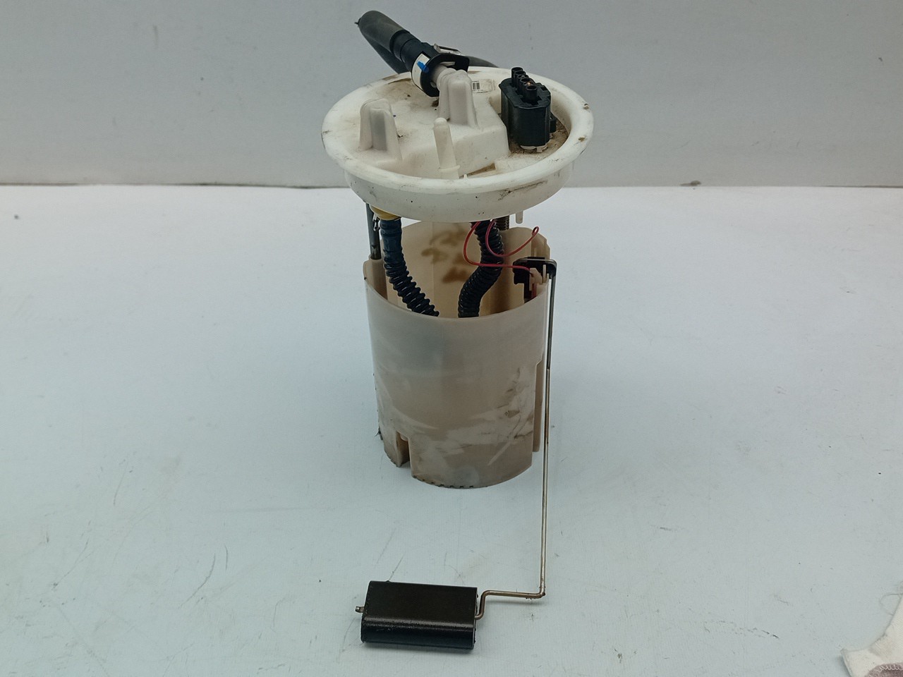 Fuel pump VOLVO V40 Hatchback Imagem-1