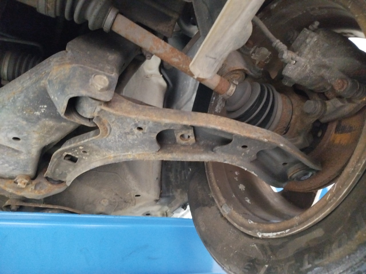 Left front suspension arm