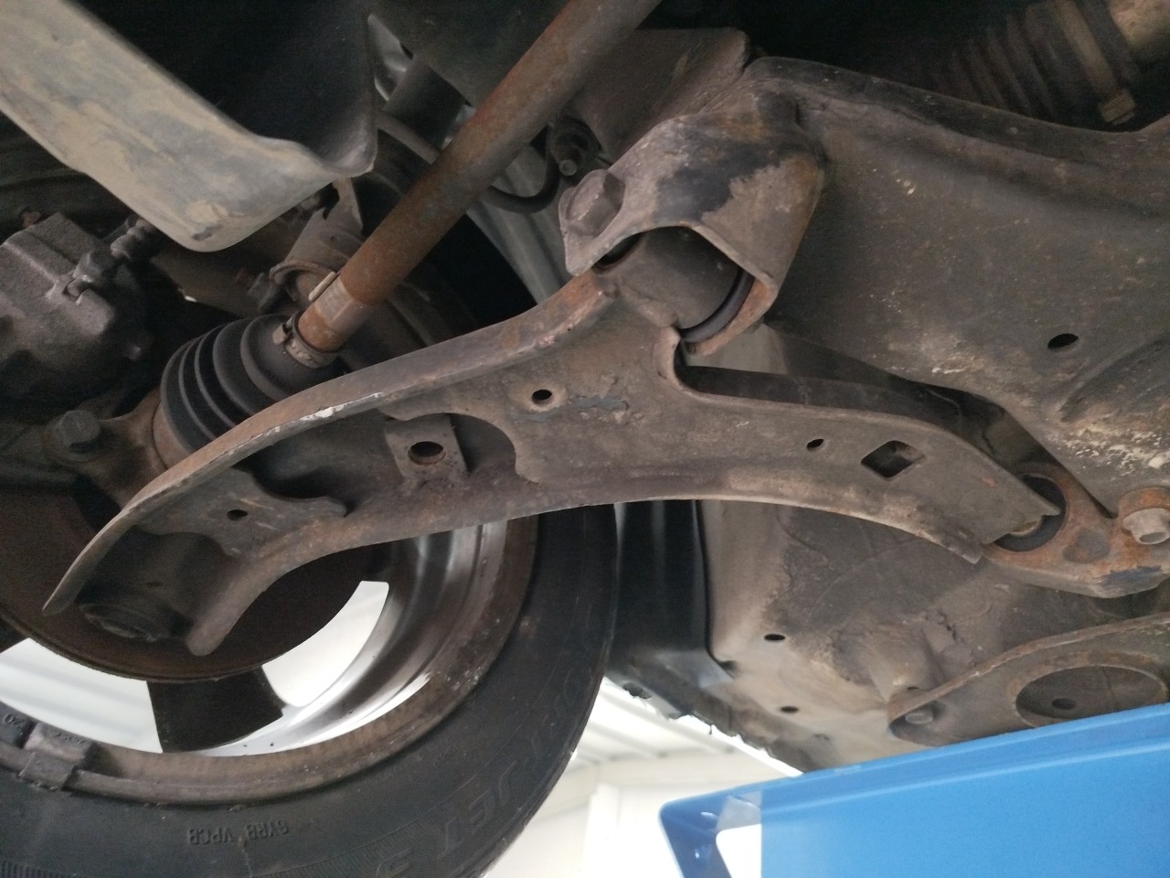 Right front suspension arm