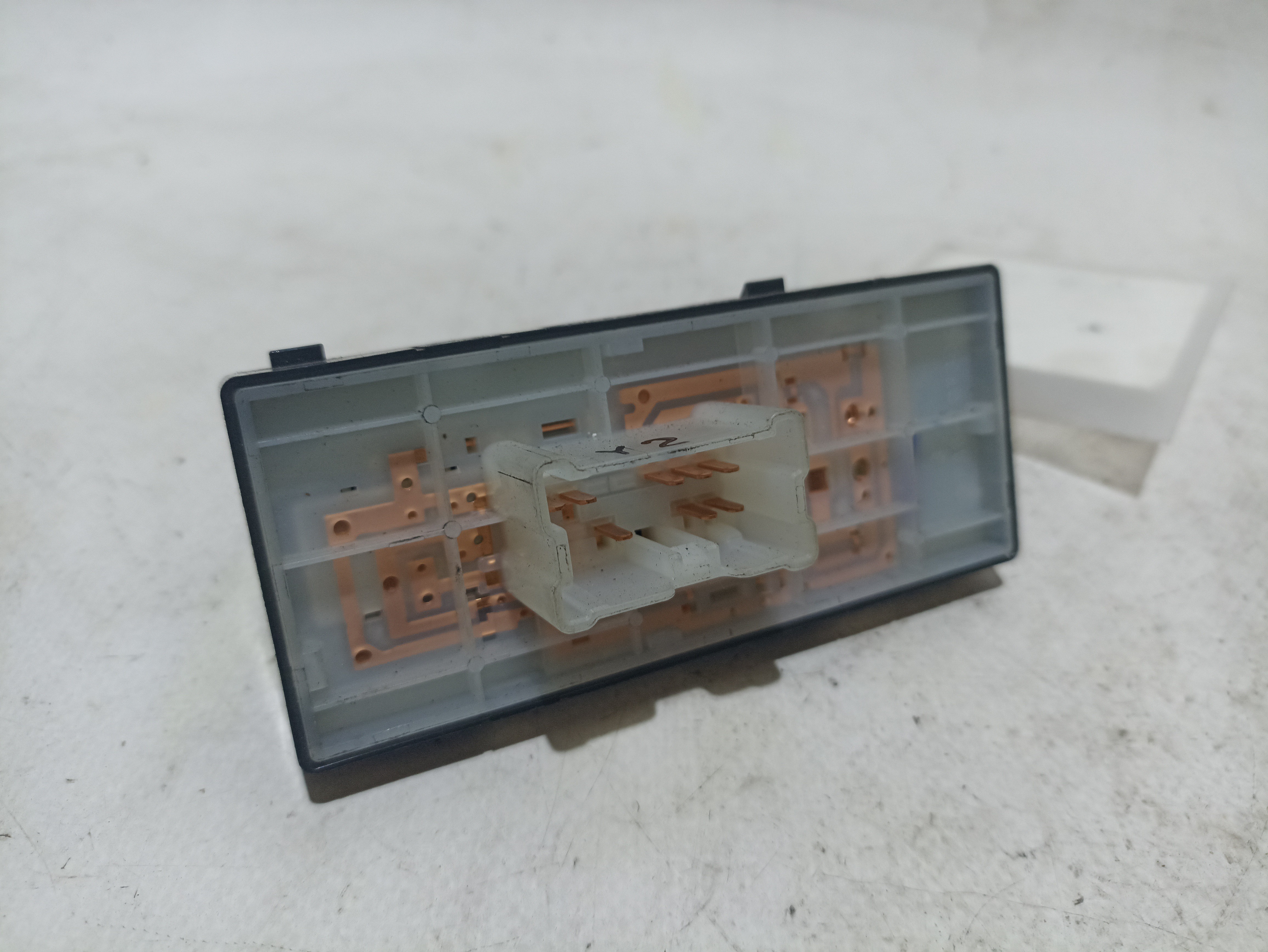 Left Front window control NISSAN Qashqai II (J11) Imagem-1