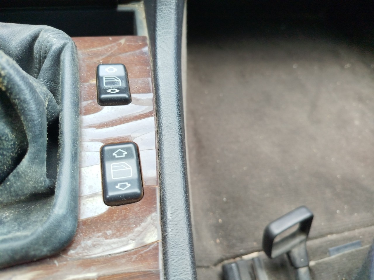 Left Front window control MERCEDES-BENZ Classe C (W202) Imagem-1