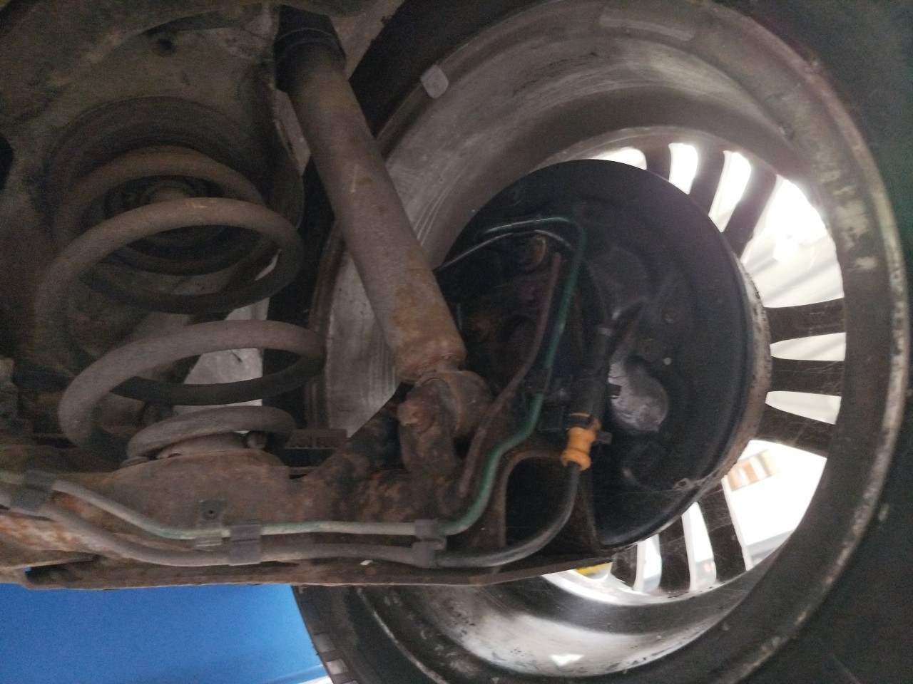 Eje trasero con tambor OPEL Corsa C Imagem-1
