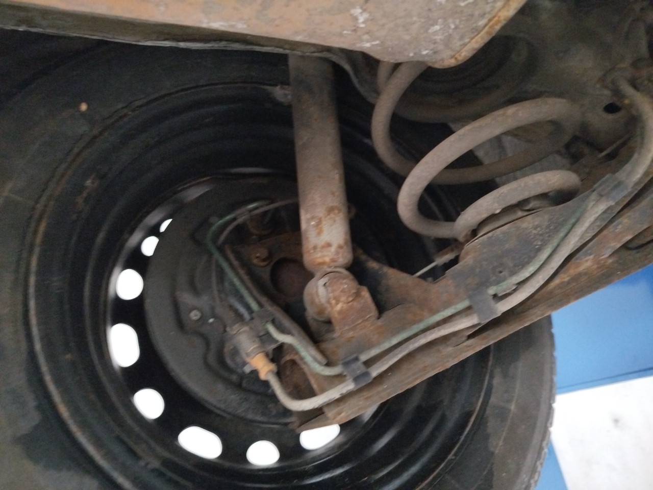 Eje trasero con tambor OPEL Corsa C Imagem-2
