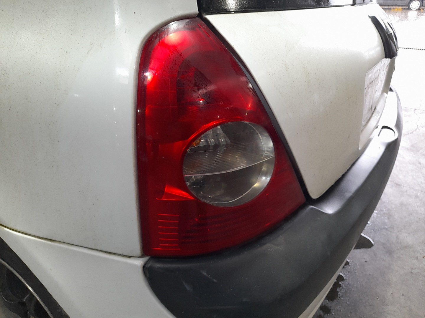 Feu arrière Gauche RENAULT Clio II Société (SB0/1/2_) Imagem-1