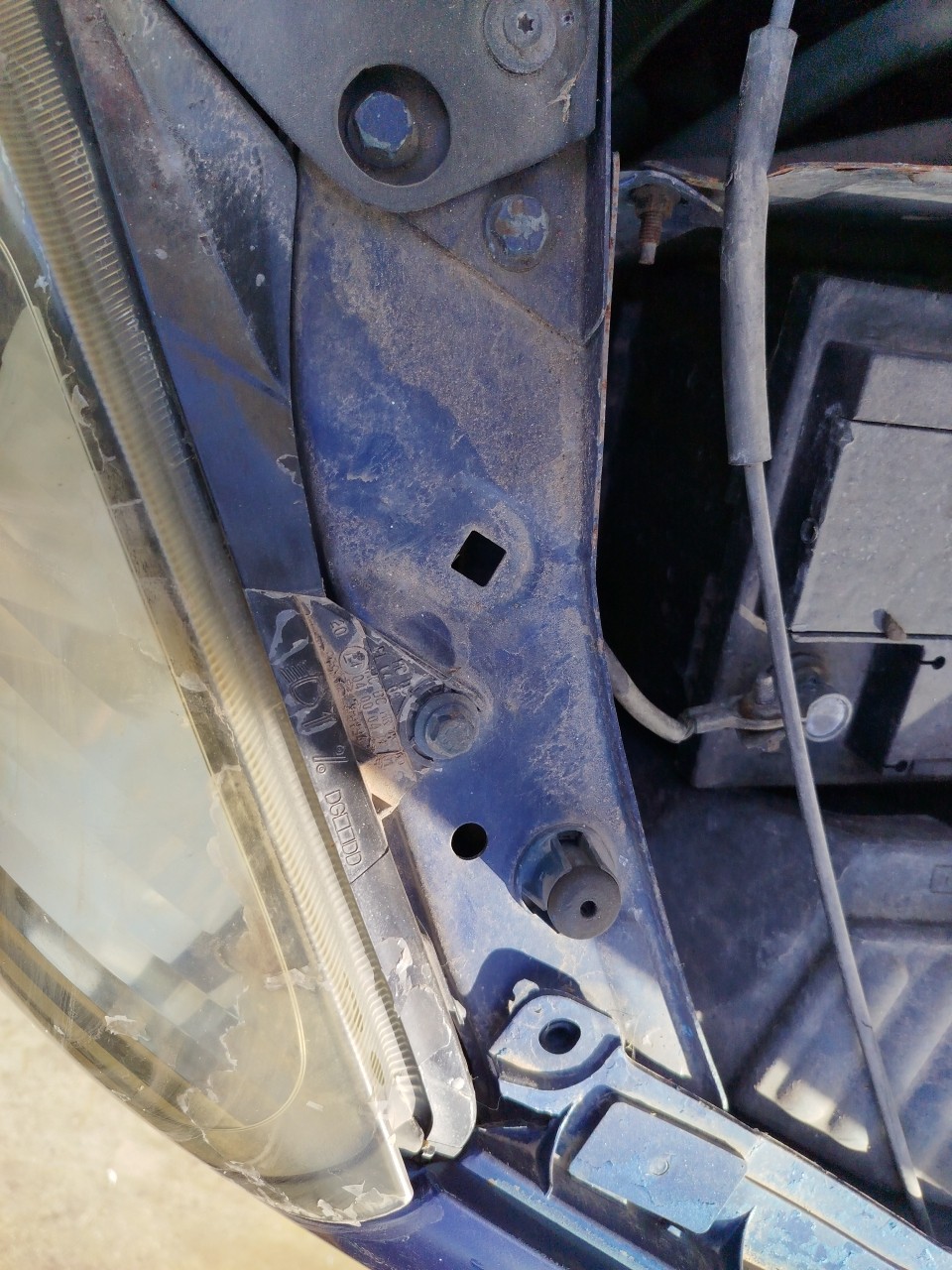 Ótica / farol esquerda RENAULT Clio II (BB0/1/2_, CB0/1/2_) Imagem-1