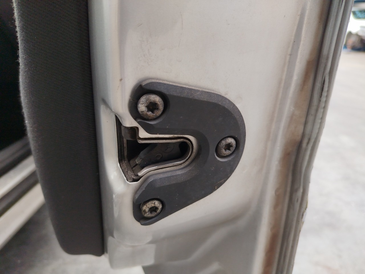 Fechadura / fecho porta frente direito