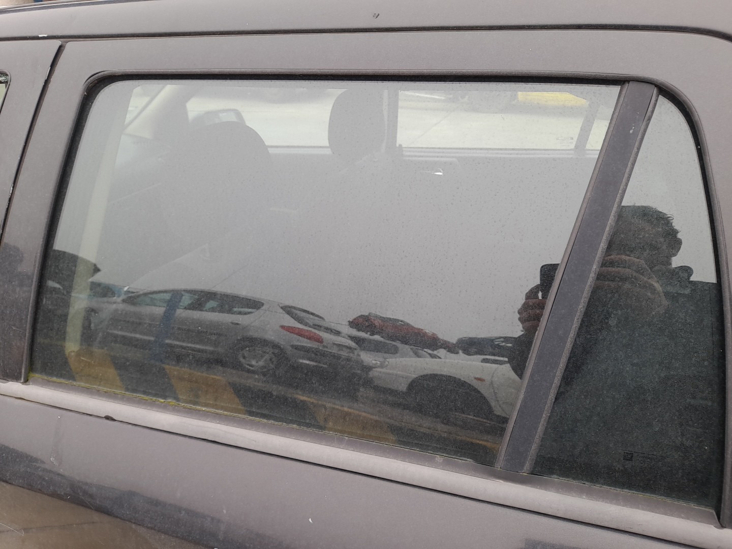 Left rear door glass