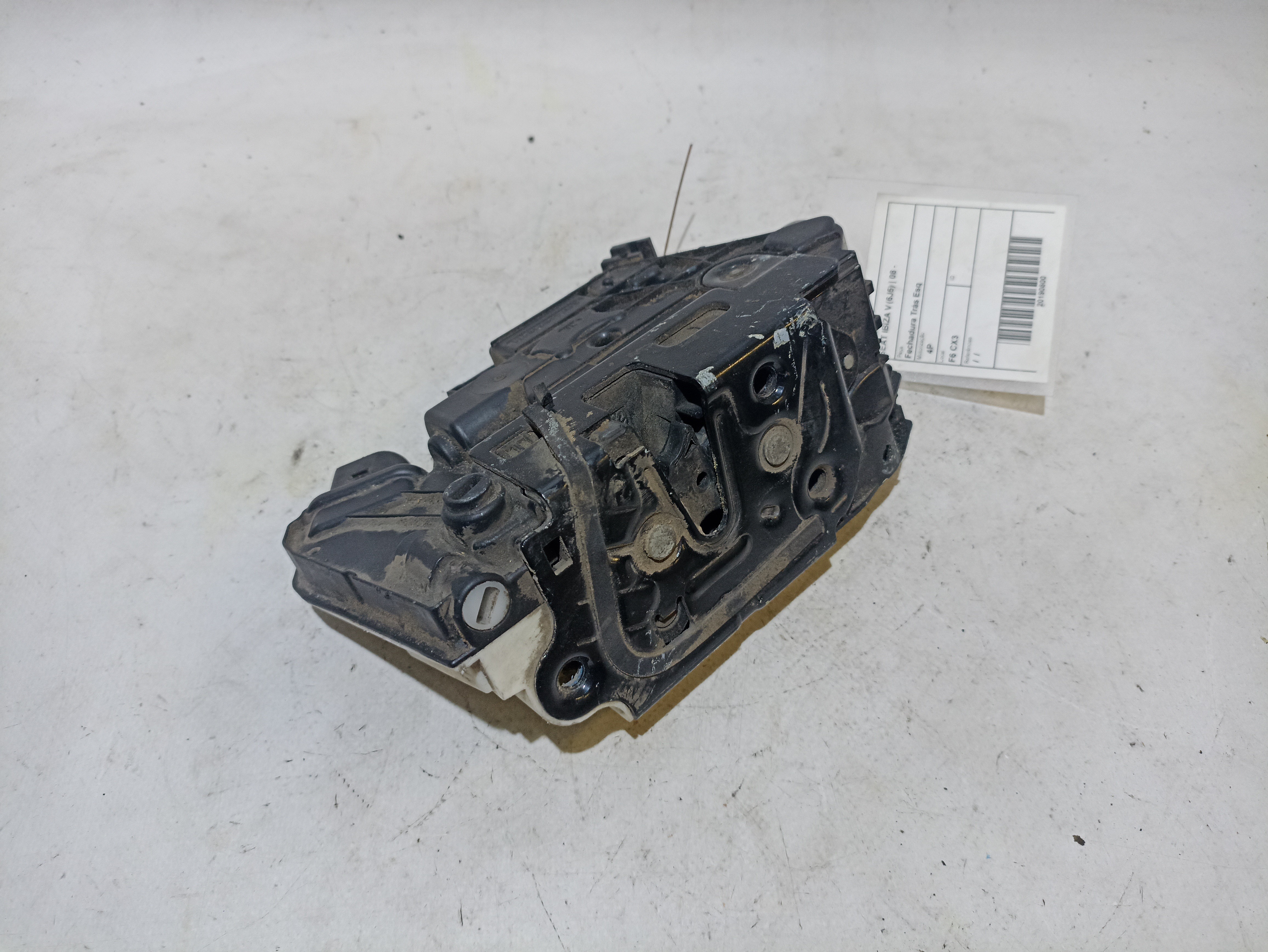 Fechadura / fecho porta trás esquerdo SEAT Ibiza IV (6J5, 6P1)