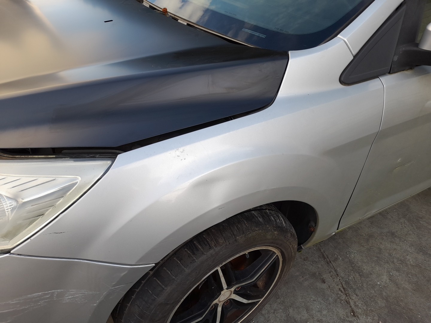 Guardabarros izquierdo FORD Focus II Carrinha (DA_) Imagem-1