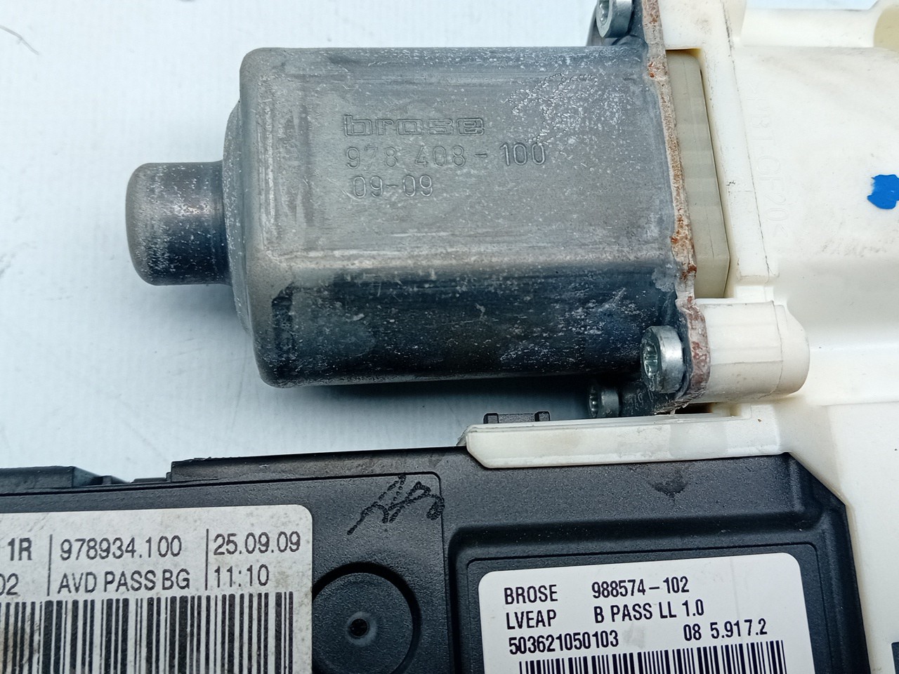 Moteur lève-vitre avant gauche RENAULT Laguna III (BT0/1) Imagem-3