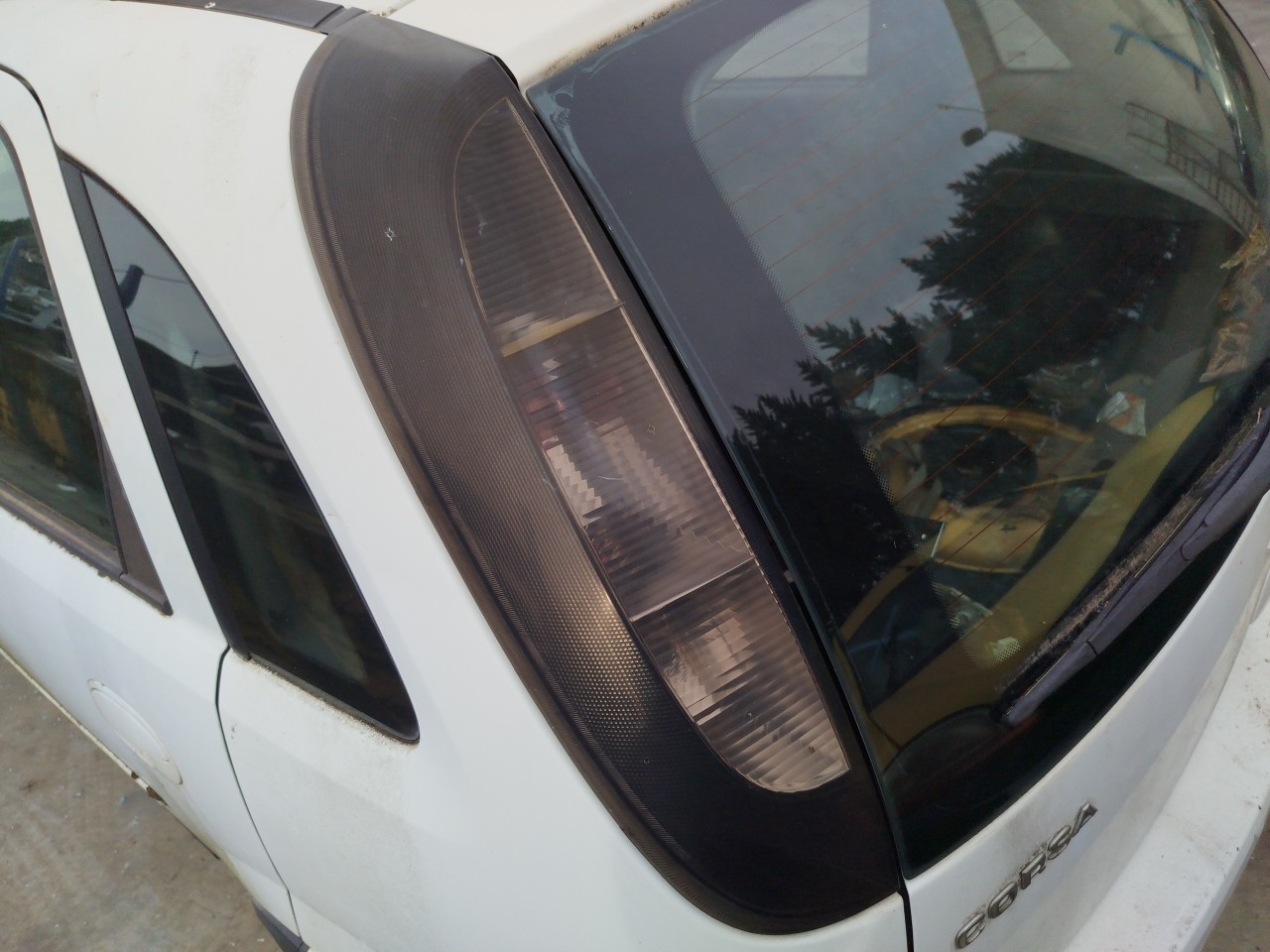 Left Tailgate light 