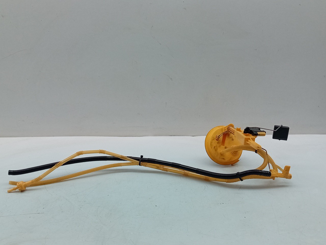 Bomba de combustible BMW X1 (E84) Imagem-1