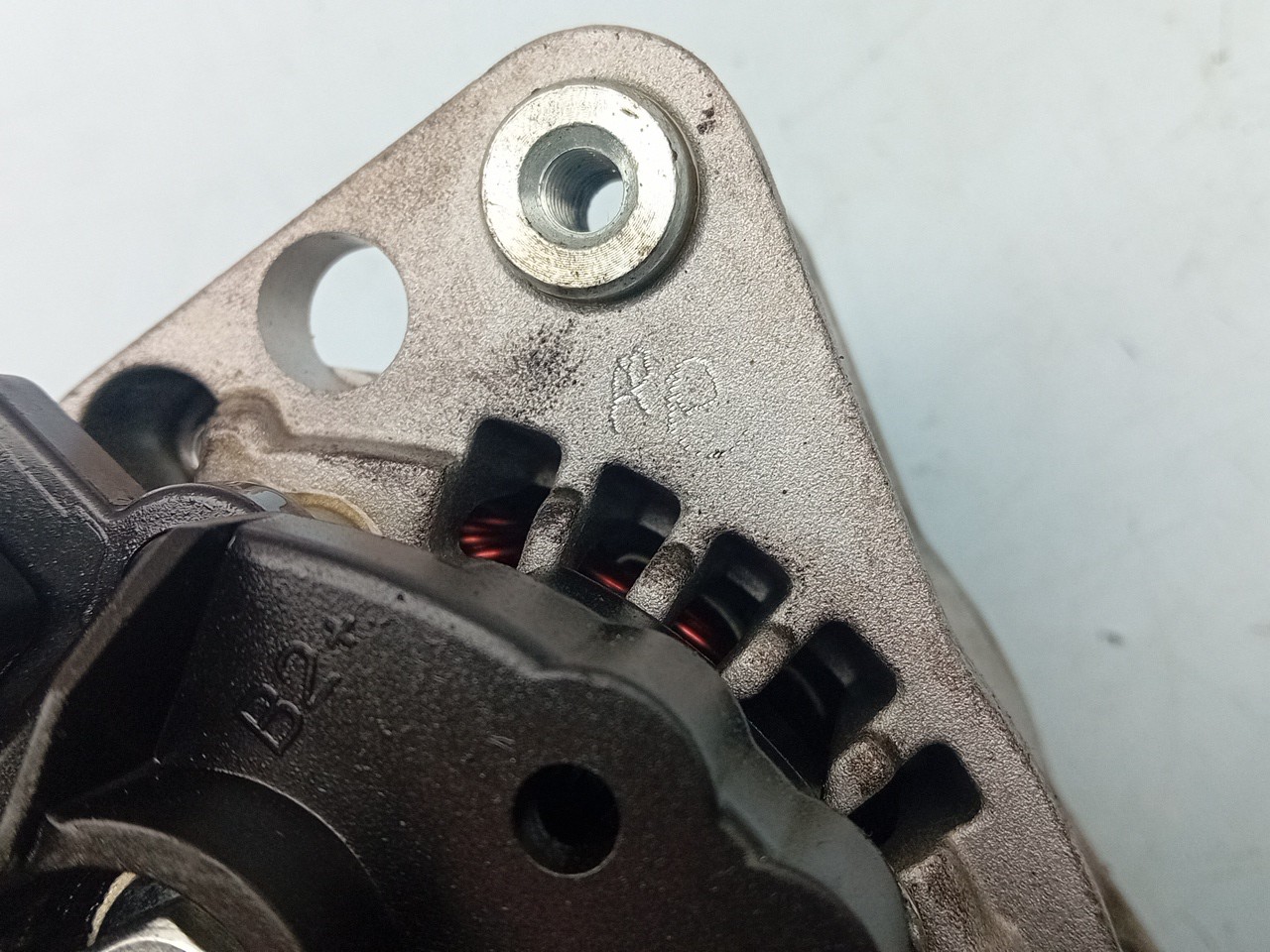 Alternador SKODA Octavia I Hatchback (1U2) Imagem-4