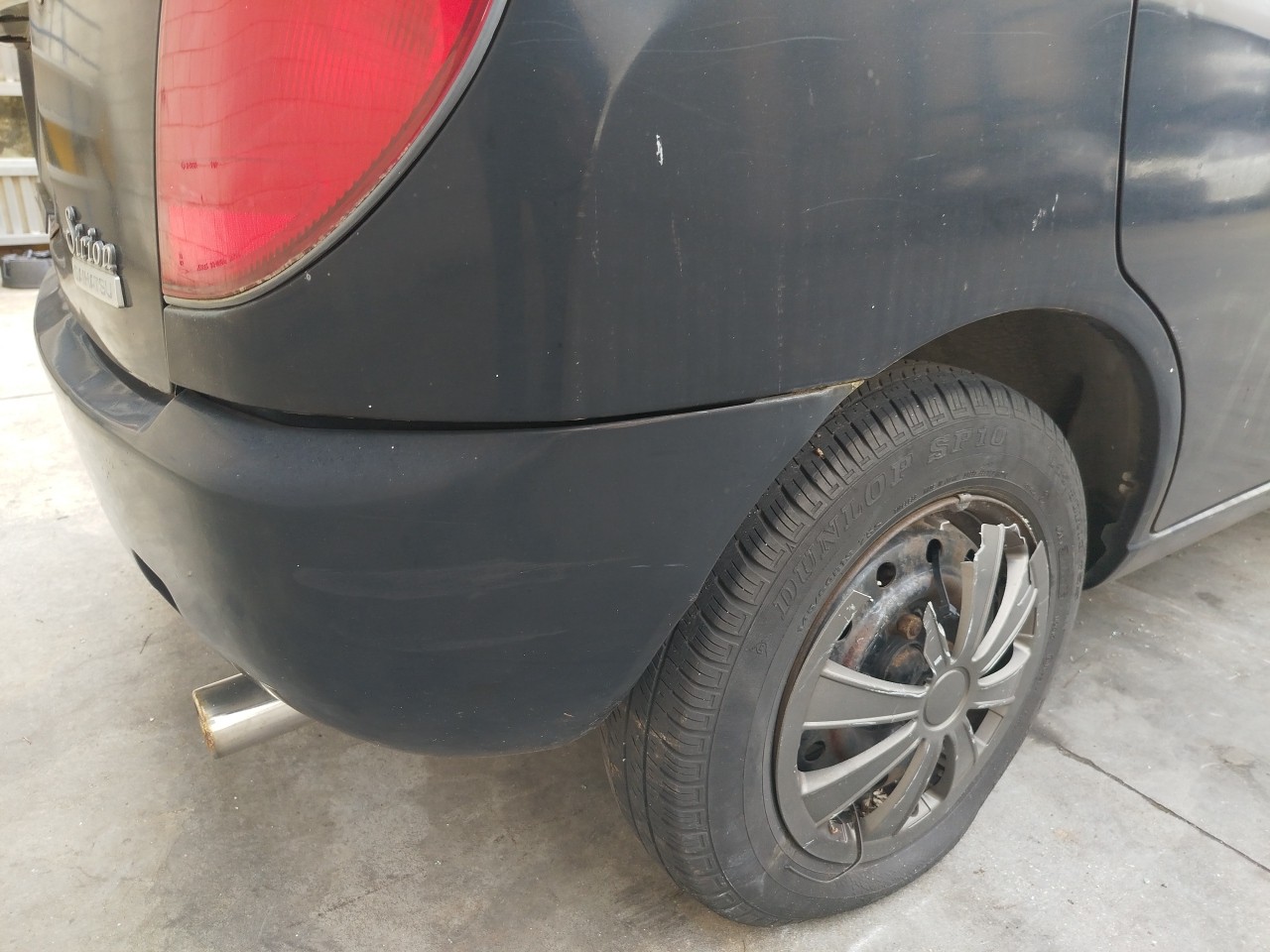 Paraurti posteriore DAIHATSU Sirion (M1) Imagem-1