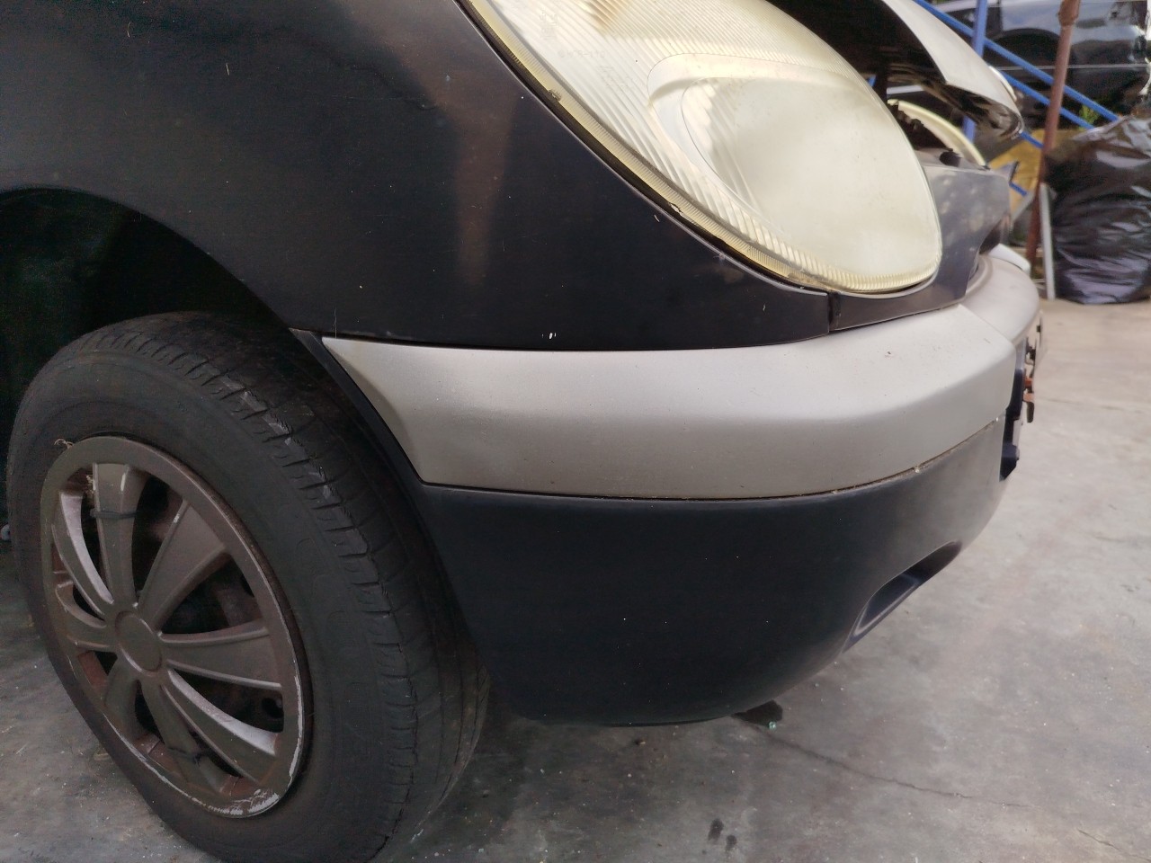 Paraurti anteriore DAIHATSU Sirion (M1) Imagem-3